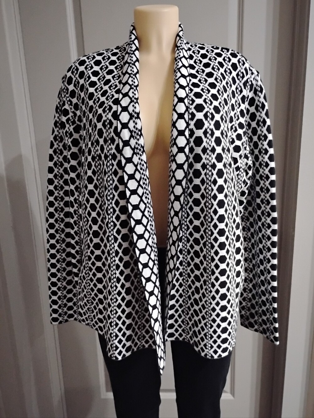 Chico's Black and White Geometric Cardigan Size XL